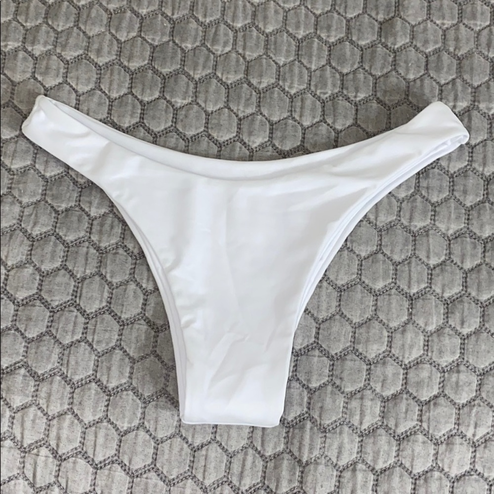 CHEEKY BIKINI BOTTOM